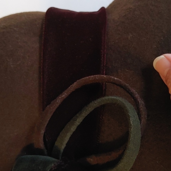 Made in Italy Wool Bucket/Church Hat with Floral Detail - Picture 6 of 11